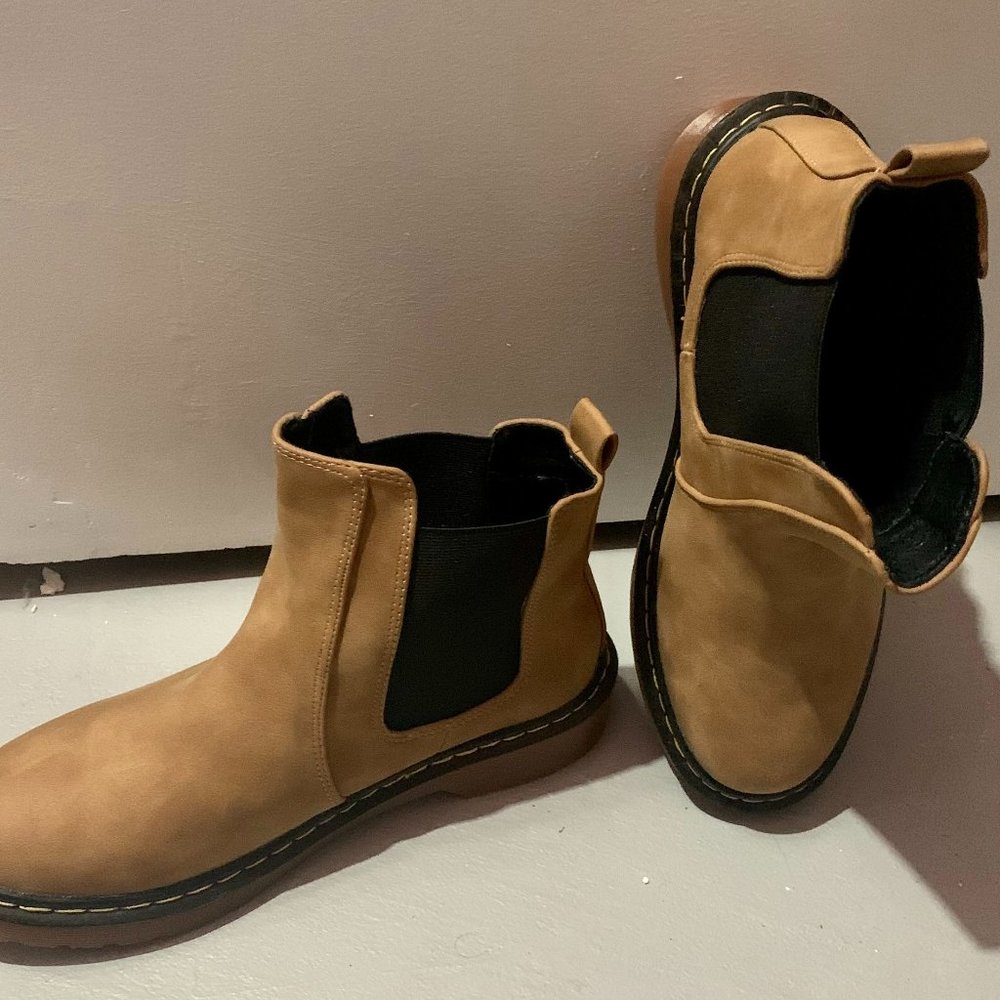 Boots size 7